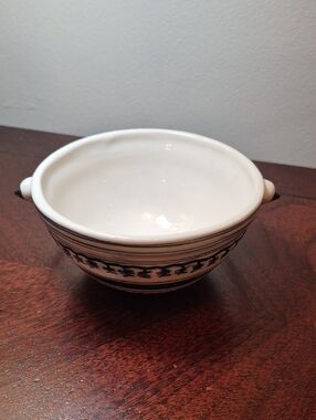Classic THT DESIGN‎ White and Navy Ceramic Mixing Bowl with Handles